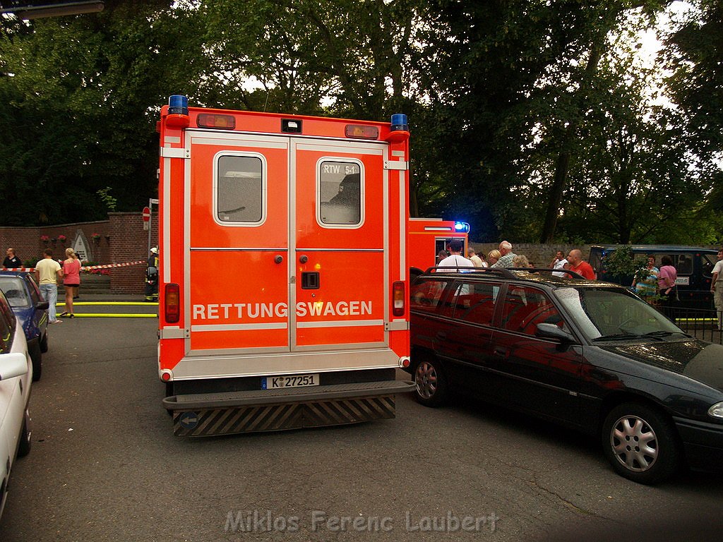 Wohnungsbrand Koeln Stammheim Stammheimer Hauptstr P172.JPG